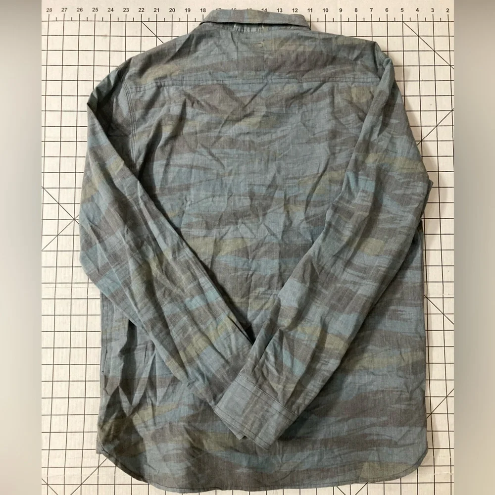Levi’s Men’s Size Small Standard Fit‎ Button Down Shirt